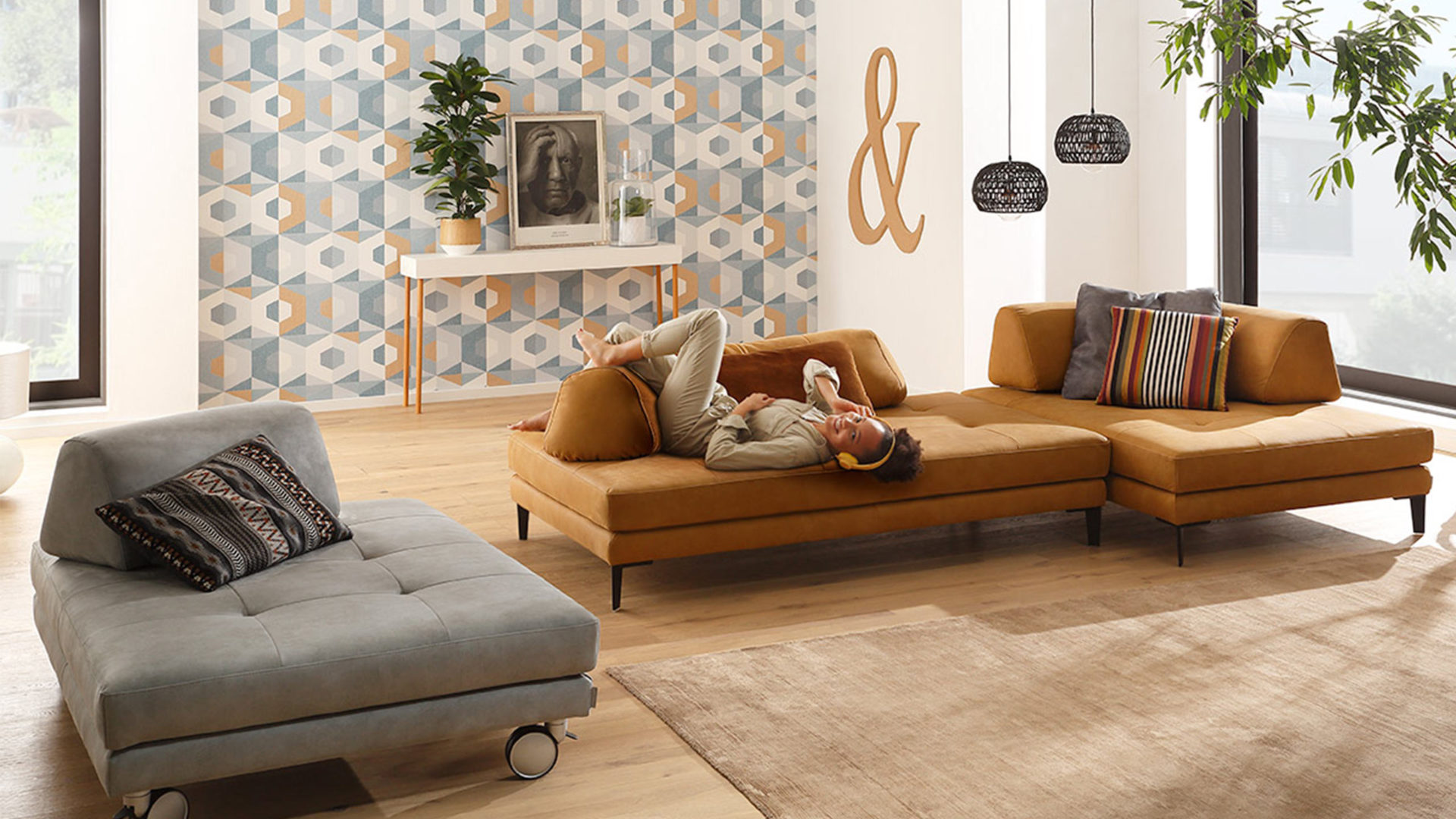 w schillig sofa maxx in orange im japandi wohnzimmer stil